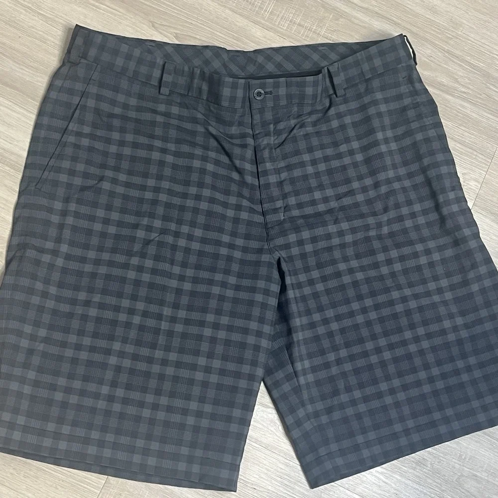 Nike Golf Shorts Mens Size 40 Gray Plaid Flat Front Stretch Chino 452712-010 - Picture 1 of 12